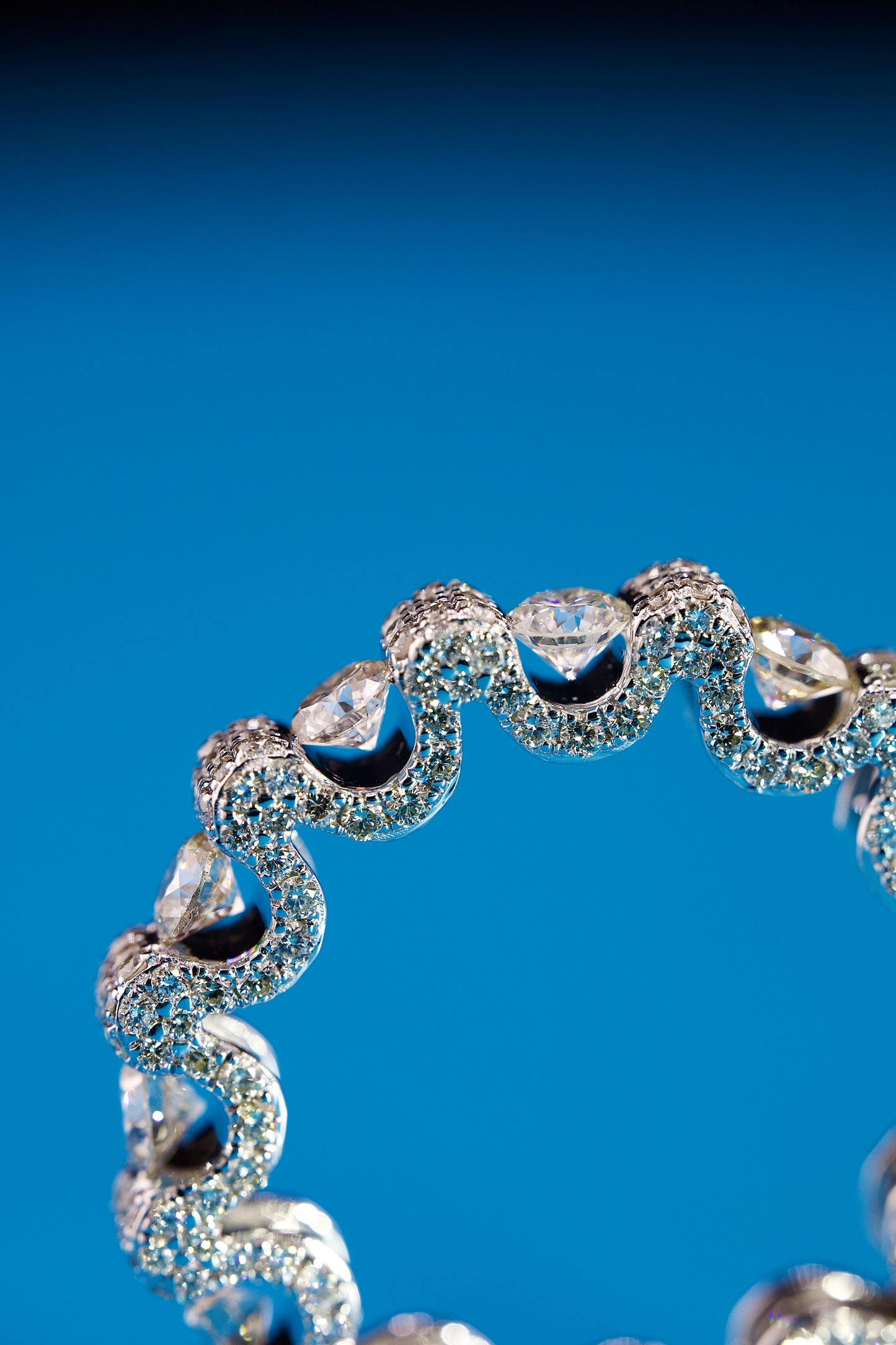 10k White Gold Diamond Floating Eternity Band Sz.8